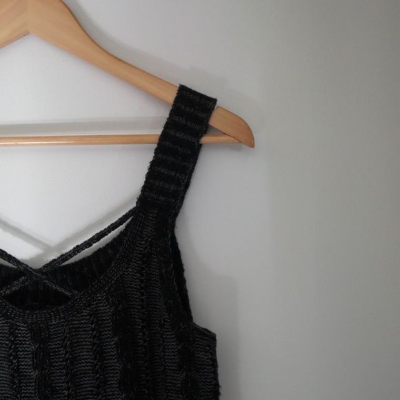 Hollister - Woven Cropped Tank Top (Medium) - Picture 2 of 2
